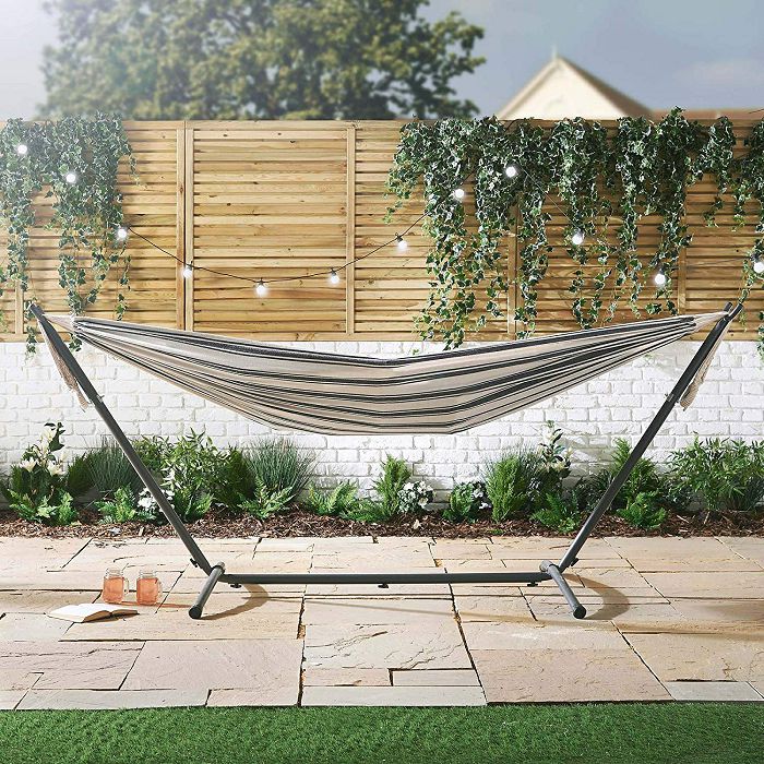 VonHaus hammock with frame for two