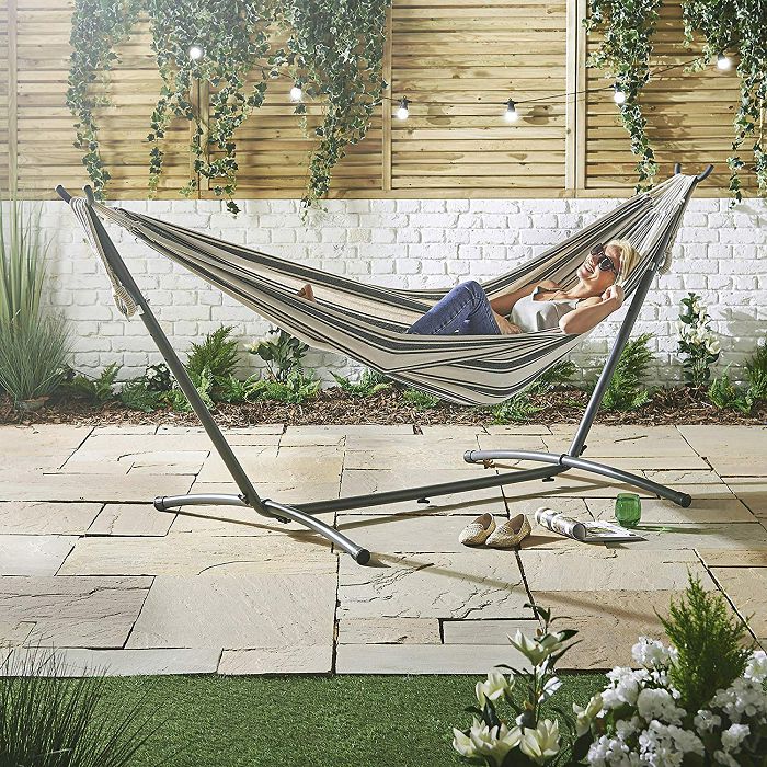 VonHaus hammock with frame for two