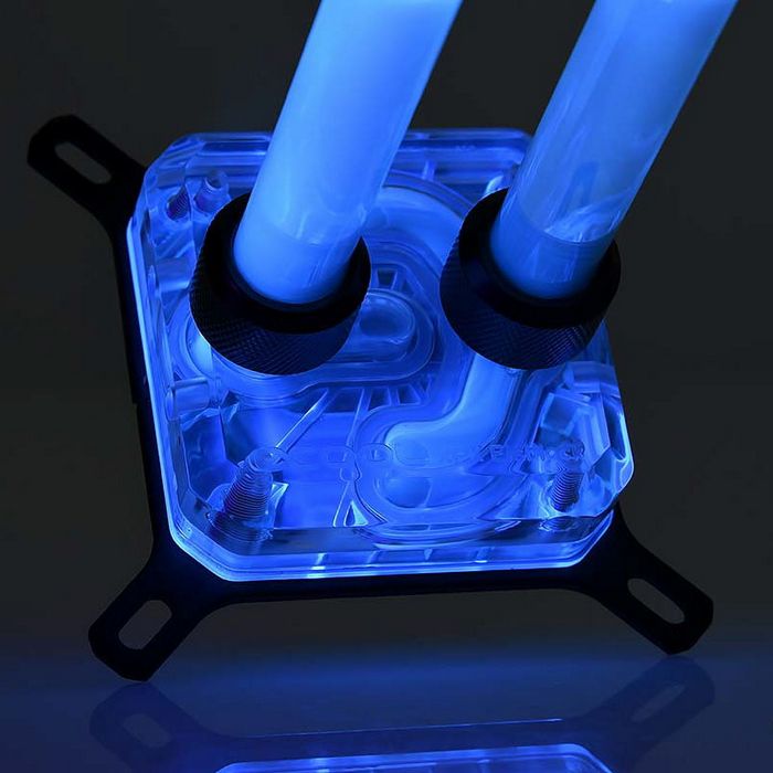 Alphacool Eiswasser Crystal Clear UV-aktiv, 1000ml Fertiggemisch - klar 18548