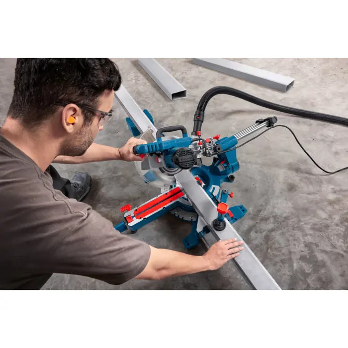 Bosch Powertools chop and miter saw GCM305-216S (Retail)