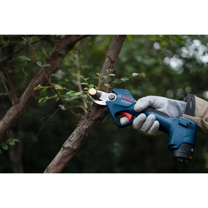 Bosch Powertools cordless garden shears GGP 12V-25 Professional, 12Volt (blue/black, 2x Li-ion battery 3.0Ah)