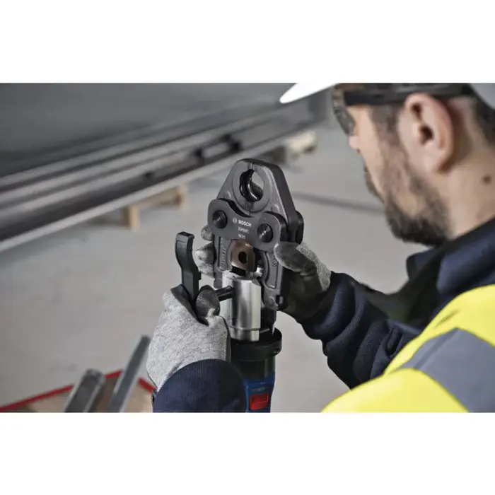 Bosch Powertools cordless pressing tool GPT 18V-32 Professional solo, 18Volt, Kit TH (blue, without battery and charger, 3 pressing jaws standard TH, in L-BOXX)