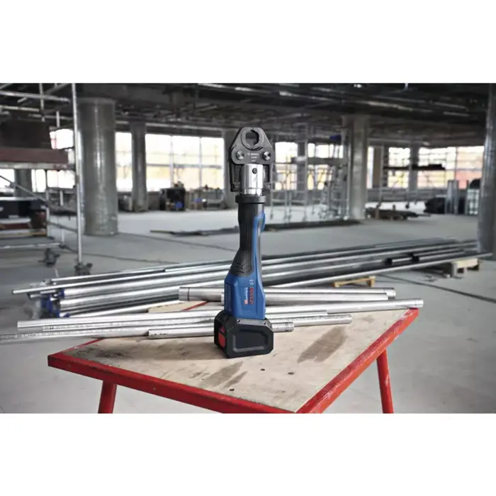 Bosch Powertools cordless pressing tool GPT 18V-32 Professional solo, 18Volt, Kit TH (blue, without battery and charger, 3 pressing jaws standard TH, in L-BOXX)