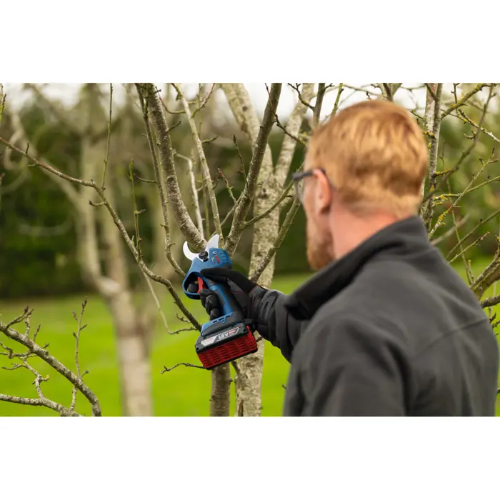 Bosch Powertools Cordless Secateurs GGP18V-32 Pruner 18 Volt (Retail)