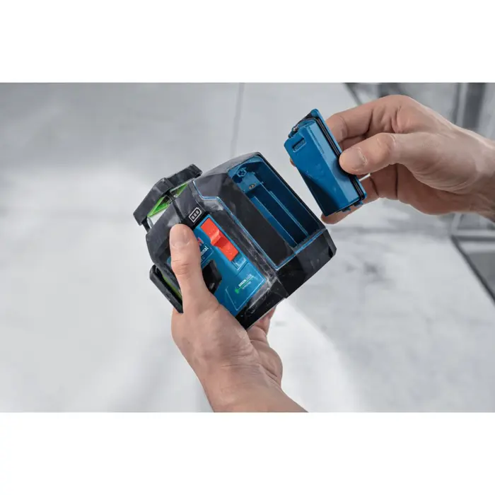 Bosch Powertools line laser GLL 80-33 G Professional (blue/black, Li-ion battery 3.0Ah, green laser lines, incl. universal holder LB 10, ceiling clamp DK 20)