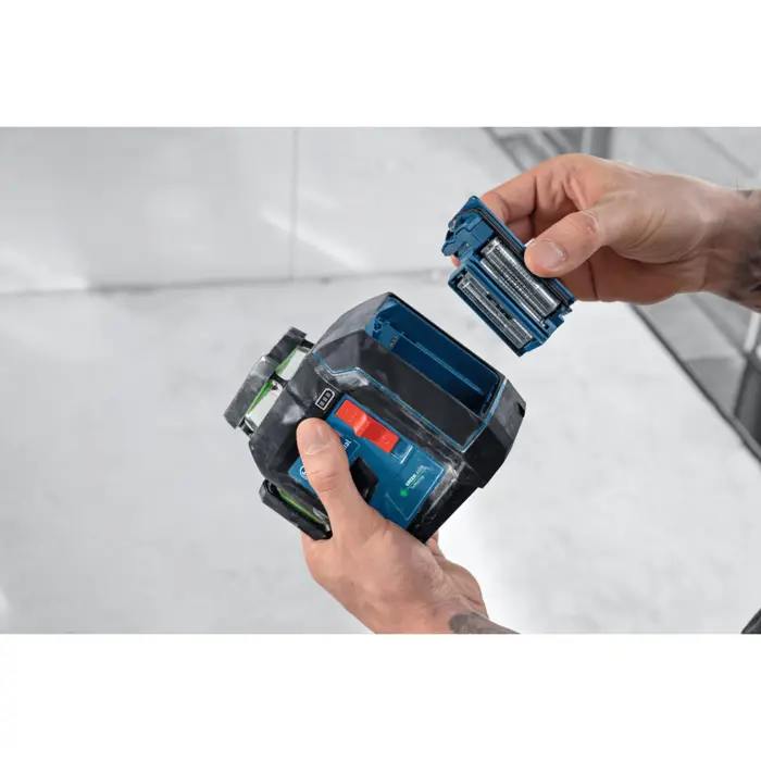 Bosch Powertools line laser GLL 80-33 G Professional (blue/black, Li-ion battery 3.0Ah, green laser lines, incl. universal holder LB 10, ceiling clamp DK 20)