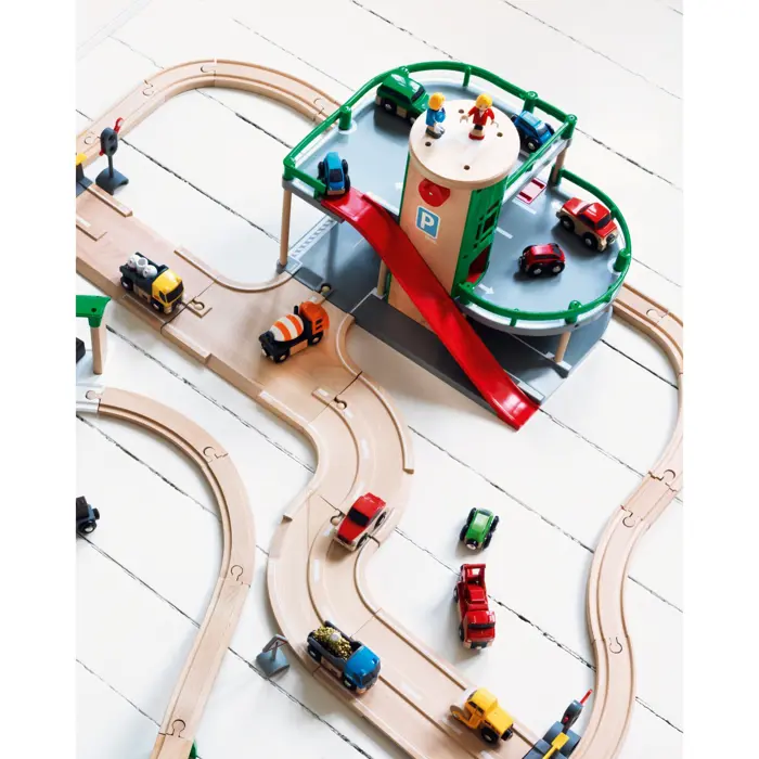 BRIO Parking Garage (33204)