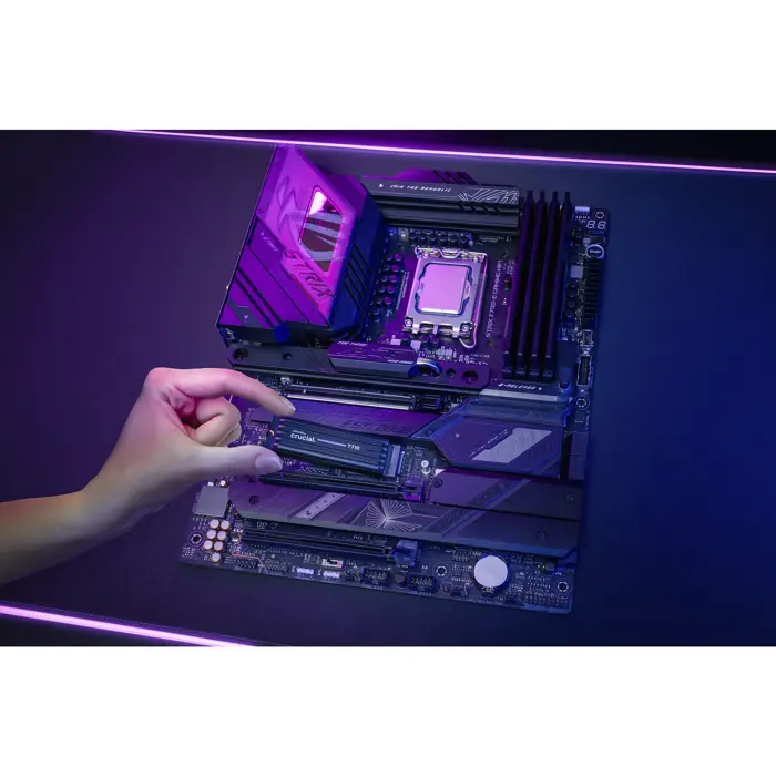 Crucial T710 4 TB, SSD black, PCIe 5.0 x4, NVMe 2.0, M.2 2280, with heatsink