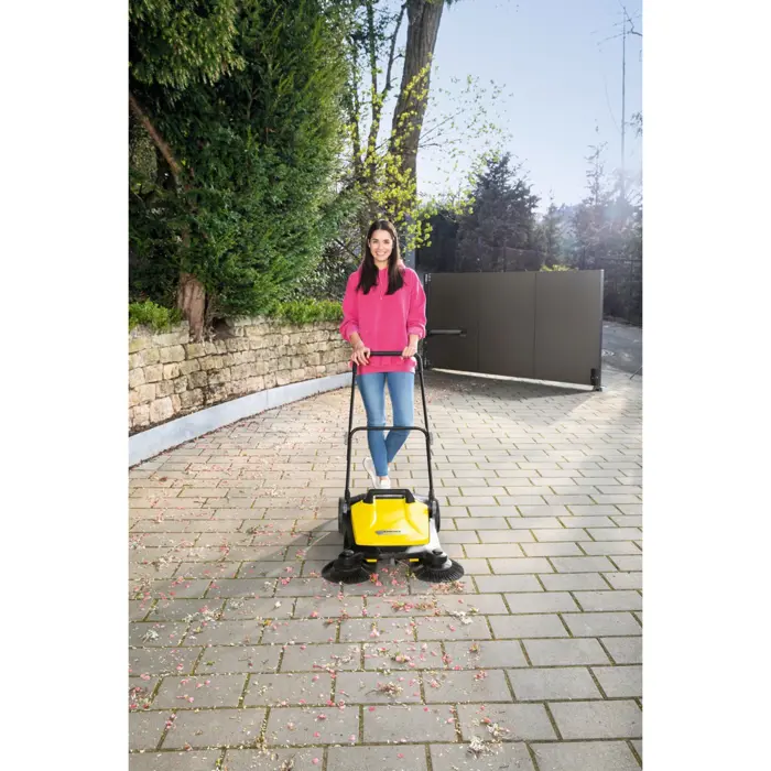 Kärcher sweeper S 4 Twin (yellow / black)