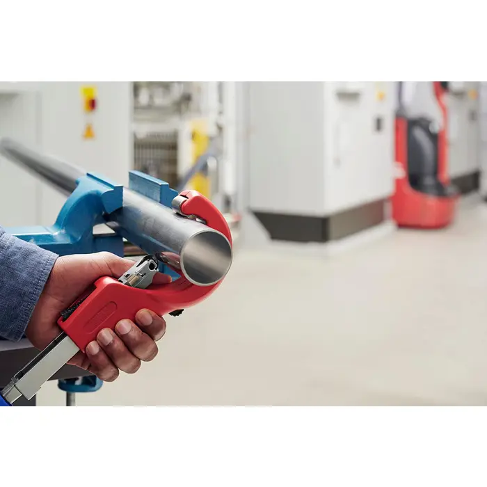 KNIPEX TubiX XL pipe cutter (red, O 6 - 76mm)