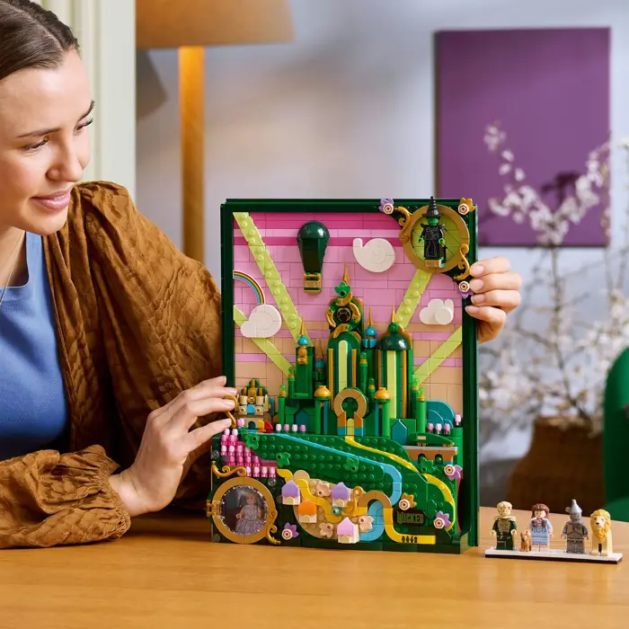 LEGO 75685 Wicked Emerald City Wall Art, Construction Toy