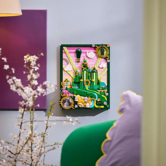 LEGO 75685 Wicked Emerald City Wall Art, Construction Toy
