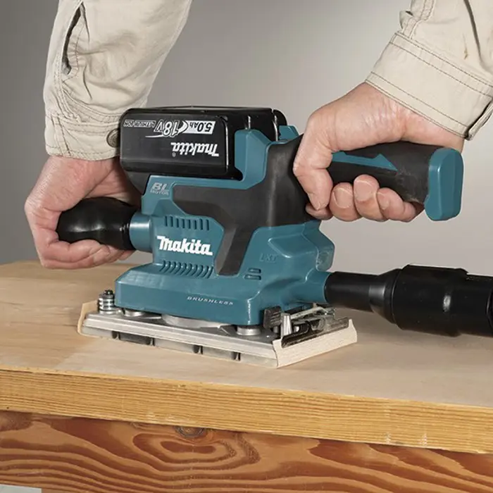 Oscillating sander 18V MAKITA DBO380RTJ 93x185mm 2x5Ah
