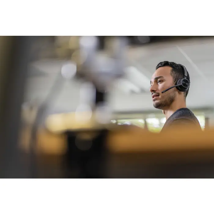 POLY Voyager 4320 Microsoft Teams Certified USB-C Headset +BT700 dongle Wireless Headband Office/Call Center USB Type-C Bluetooth Black