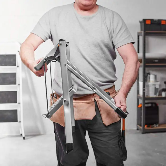 VonHaus folding 2-pole steel ladder