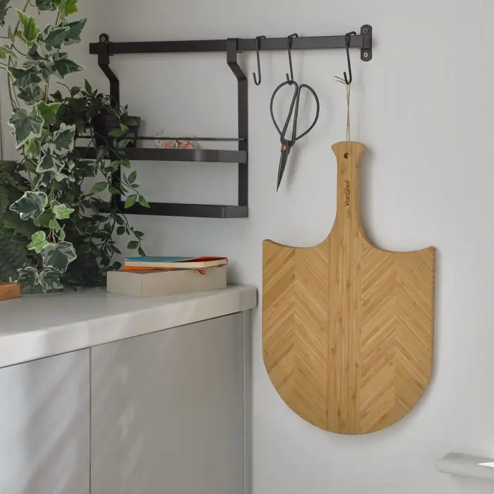 VonShef wooden pizza paddle with cutter
